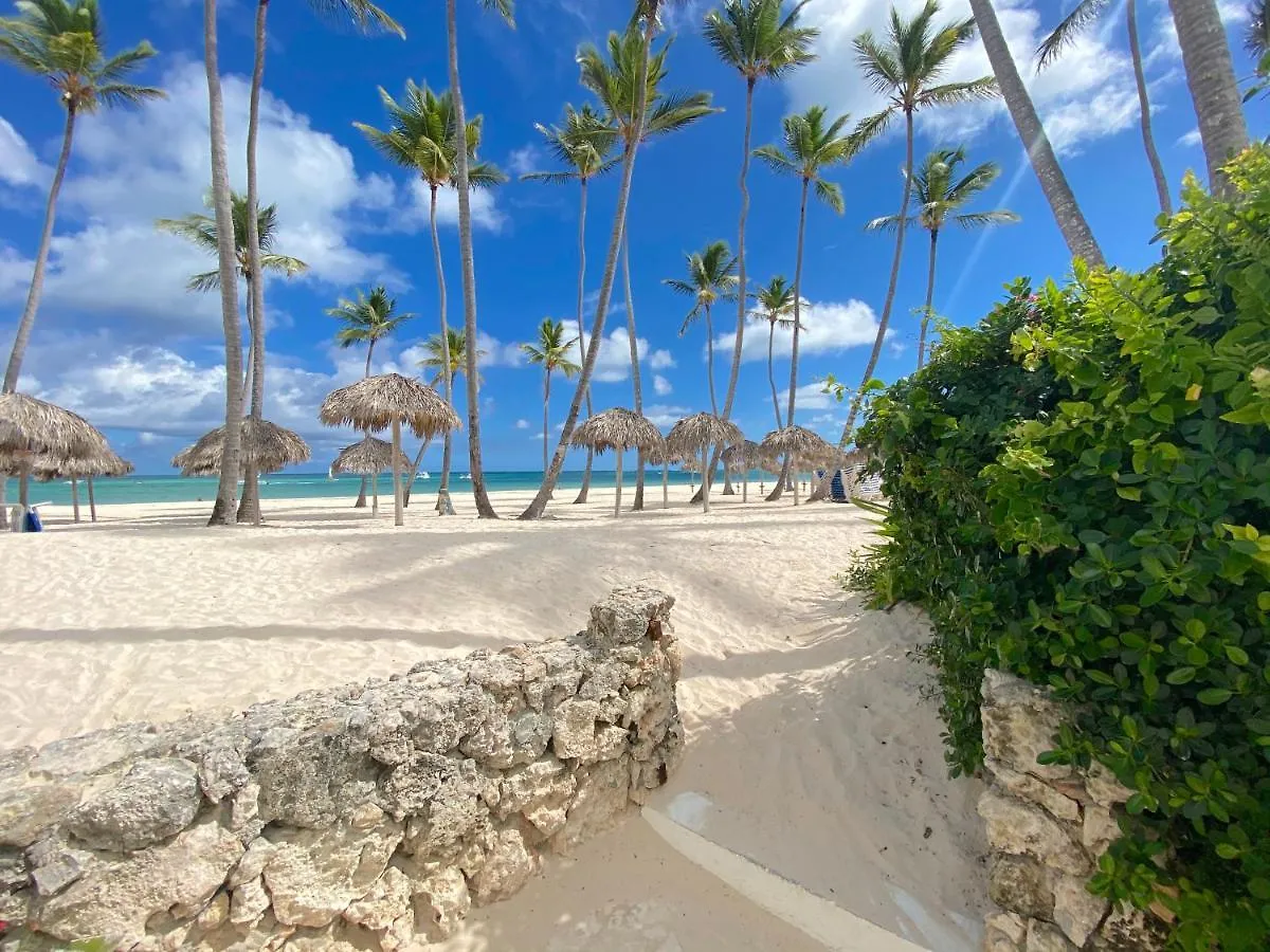 Dominican Breath - Suites Sol Caribe - Swimming Pool And Beach Club - Playa Bavaro Punta Cana